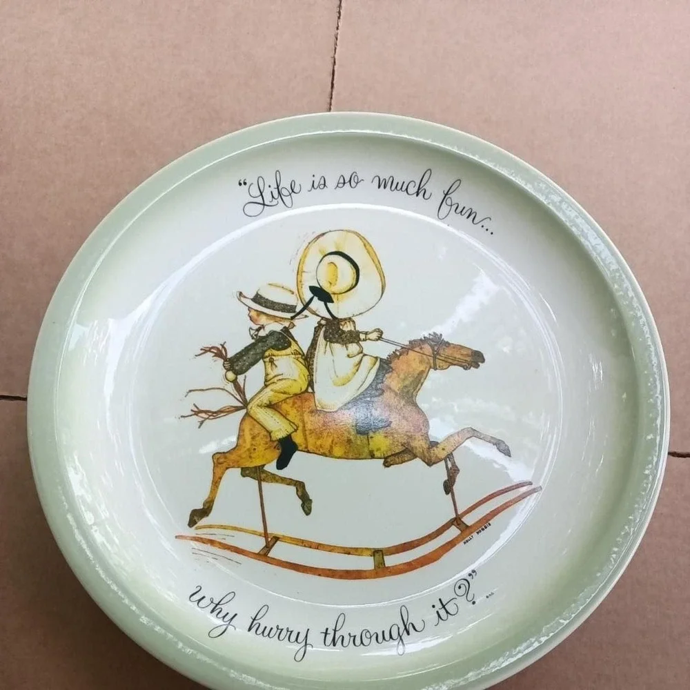ge Holly Hobbie porcelain collector plate dated 1972. Made in the USA